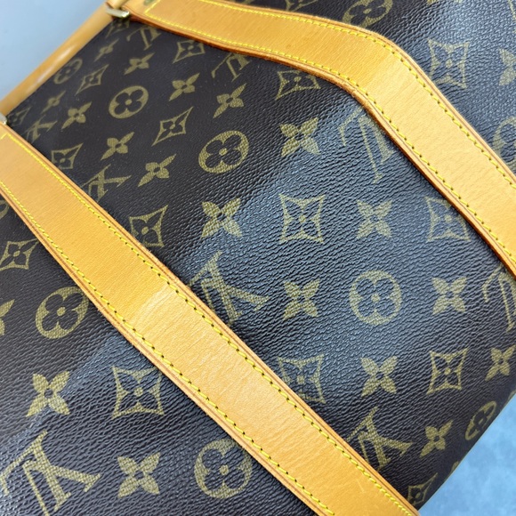 🌵Authentic Louis Vuitton Keepall 45 in Monogram🌵 - Picture 7 of 15